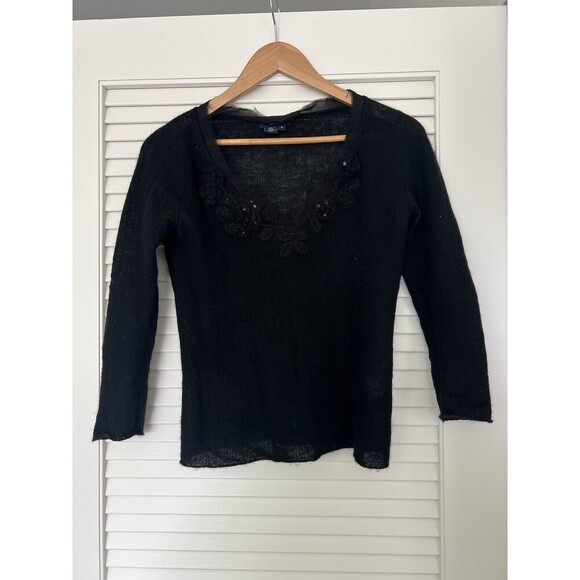 Magaschoni 100% Cashmere Black Sweater SZ S Embellished Floral Crochet Neckline - Picture 1 of 8